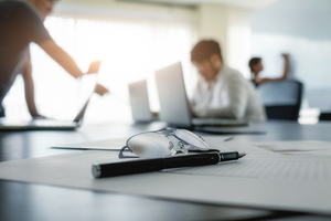 Equipo de abogados coordinando tareas en Estudio360